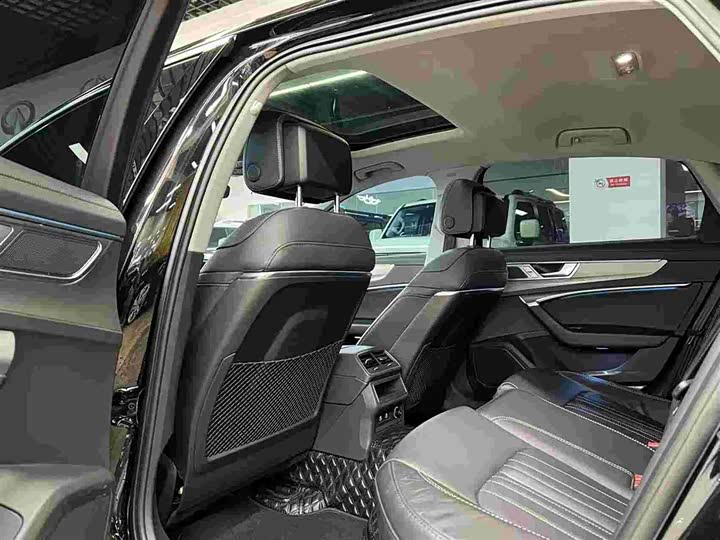 Фото 6 - Audi A6L