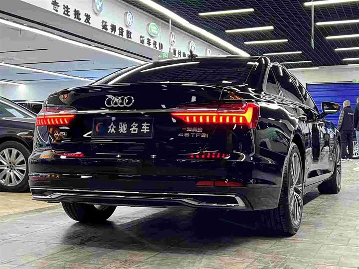 Фото 7 - Audi A6L