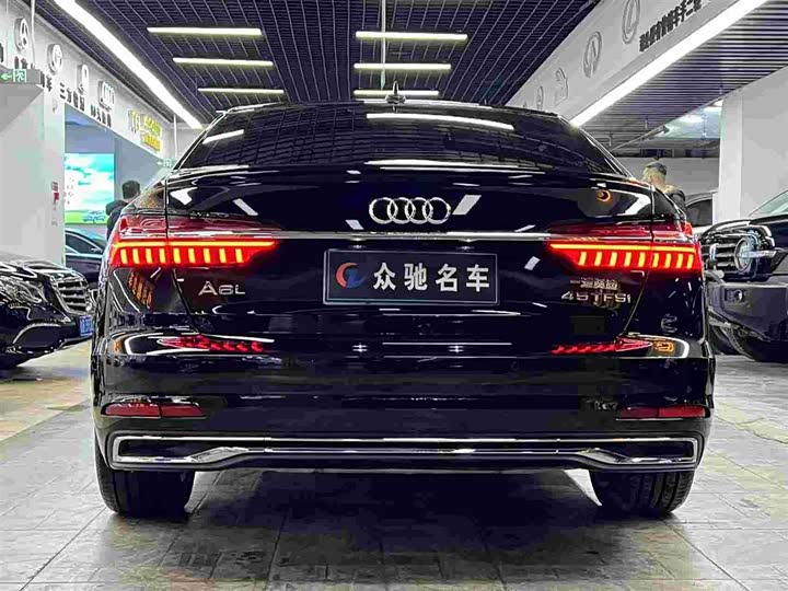 Фото 9 - Audi A6L