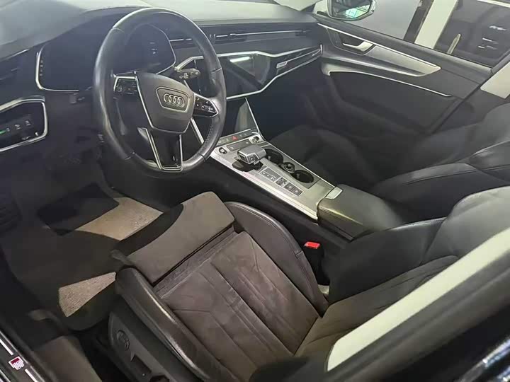 Фото 5 - Audi A6