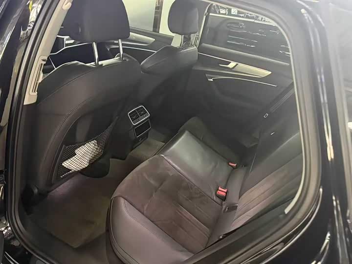 Фото 6 - Audi A6