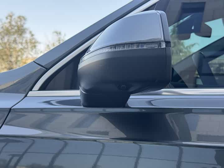 Фото 12 - Audi Q7