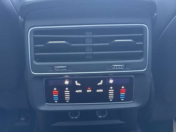 Фото 13 - Audi Q7