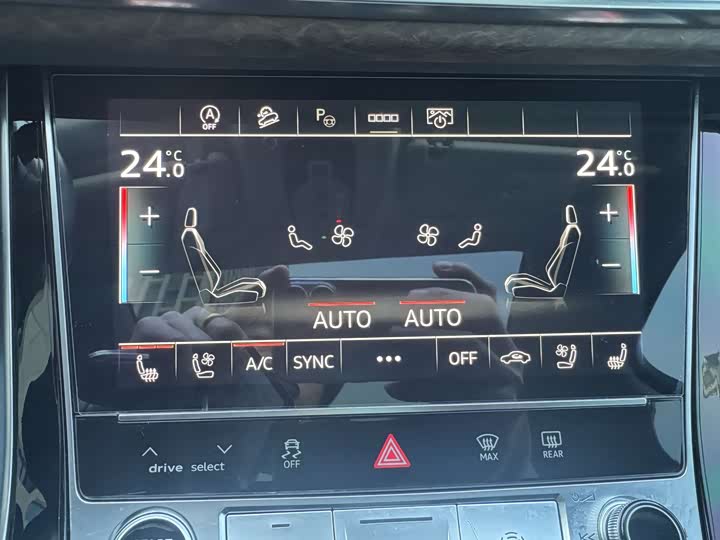 Фото 22 - Audi Q7