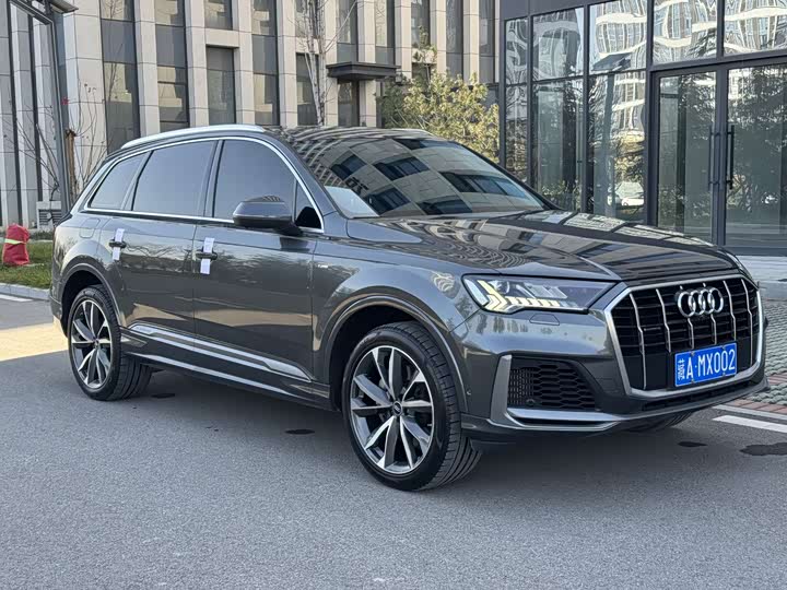 Фото 3 - Audi Q7