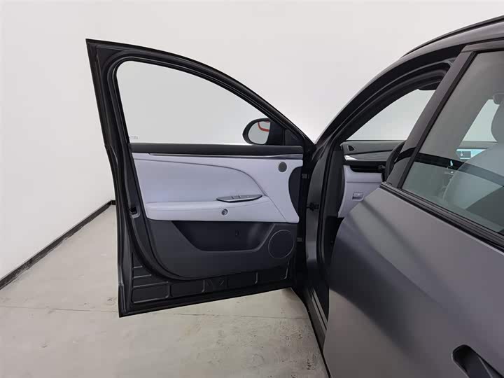 Фото 8 - BAIC Arcfox Alpha T5