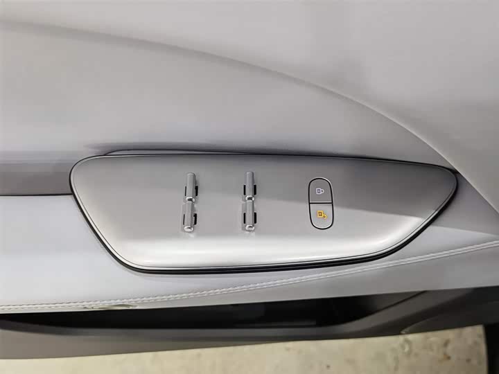 Фото 9 - BAIC Arcfox Alpha T5