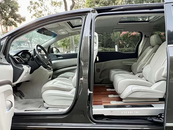 Фото 13 - Buick GL8 ES