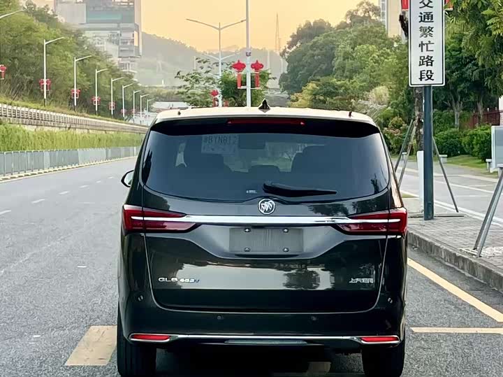 Фото 8 - Buick GL8 ES