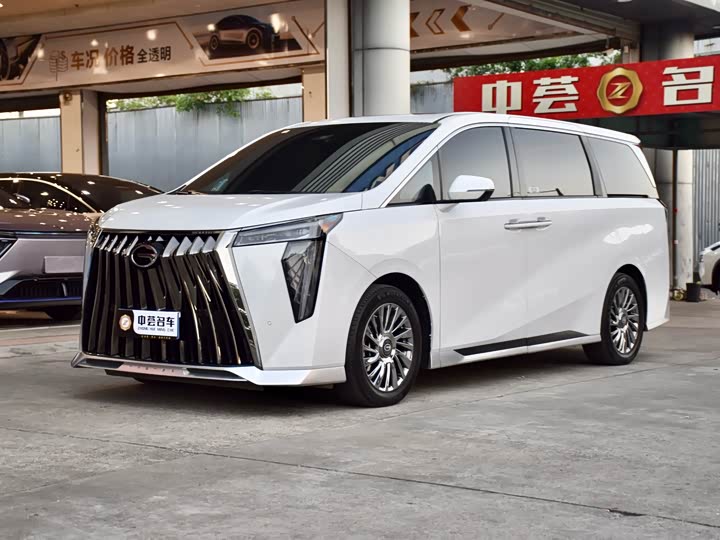 Фото 1 - GAC Trumpchi M8