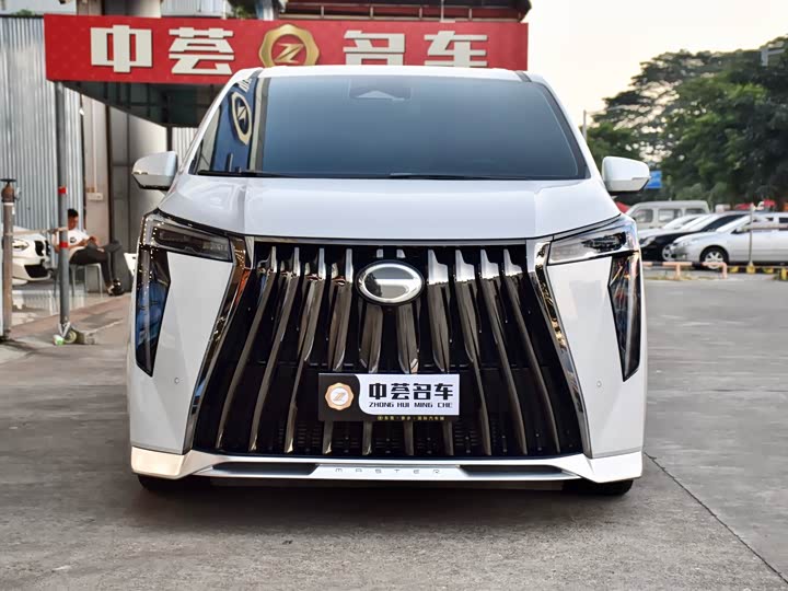 Фото 2 - GAC Trumpchi M8