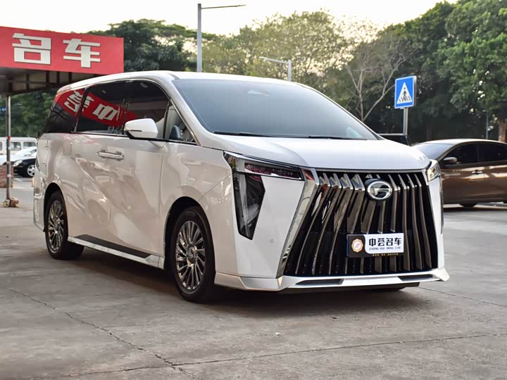 Фото 3 - GAC Trumpchi M8