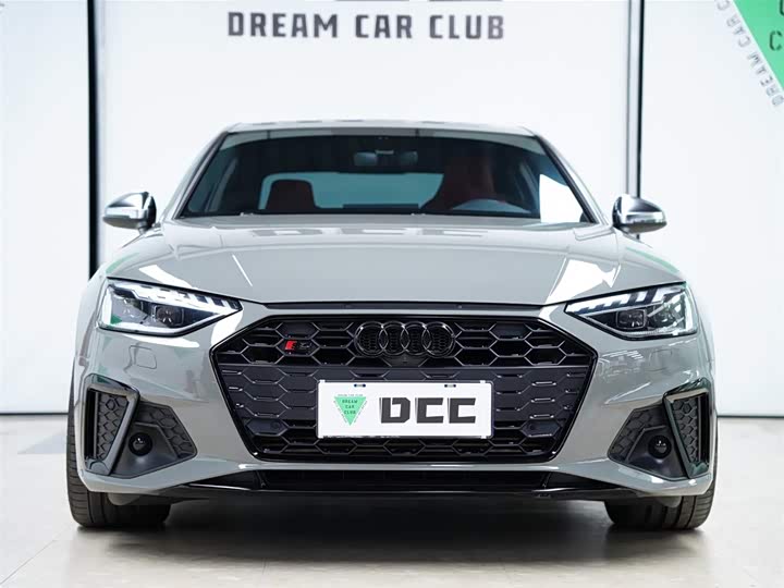 Фото 16 - Audi S4