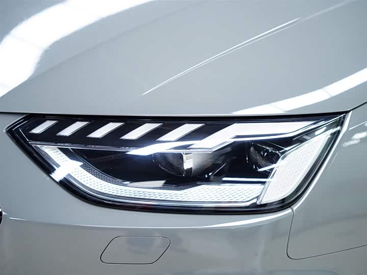 Фото 18 - Audi S4