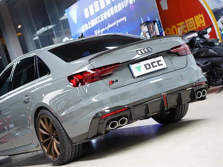 Фото 2 - Audi S4