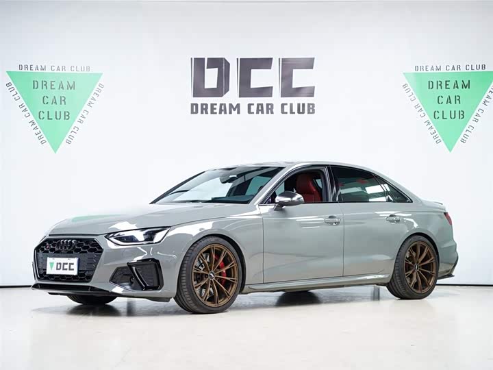 Фото 20 - Audi S4