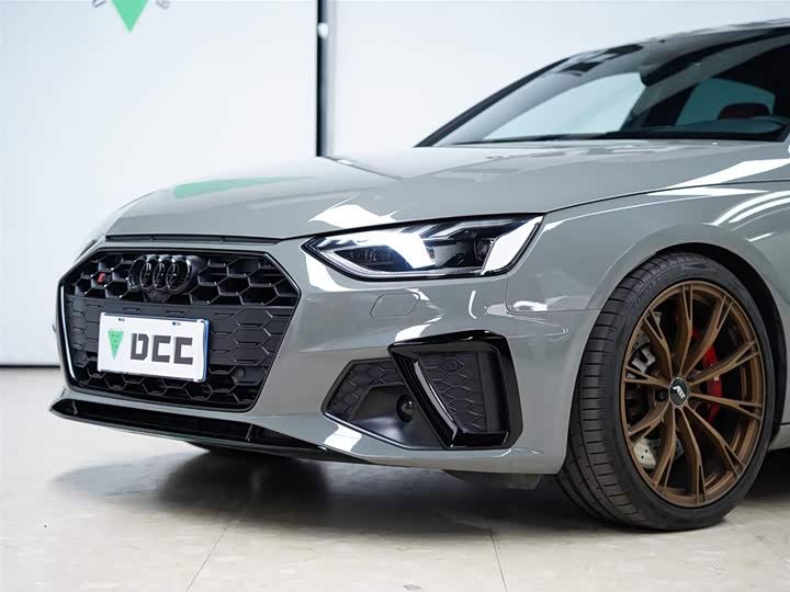 Фото 21 - Audi S4