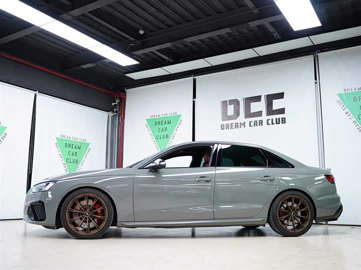 Фото 23 - Audi S4