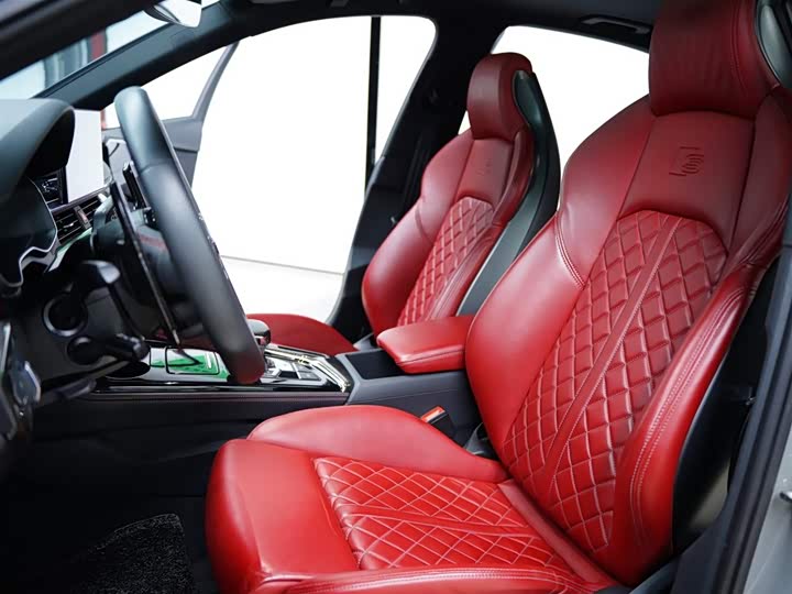 Фото 26 - Audi S4