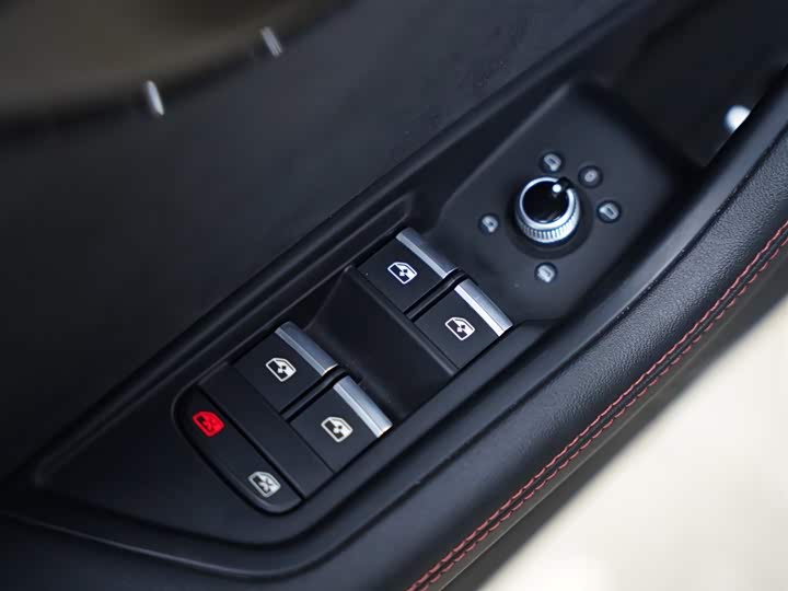 Фото 30 - Audi S4