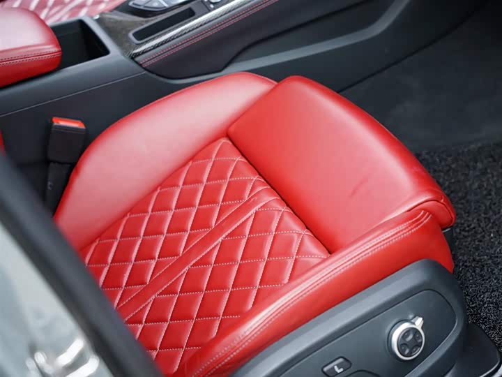 Фото 42 - Audi S4