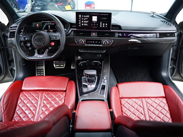 Фото 46 - Audi S4