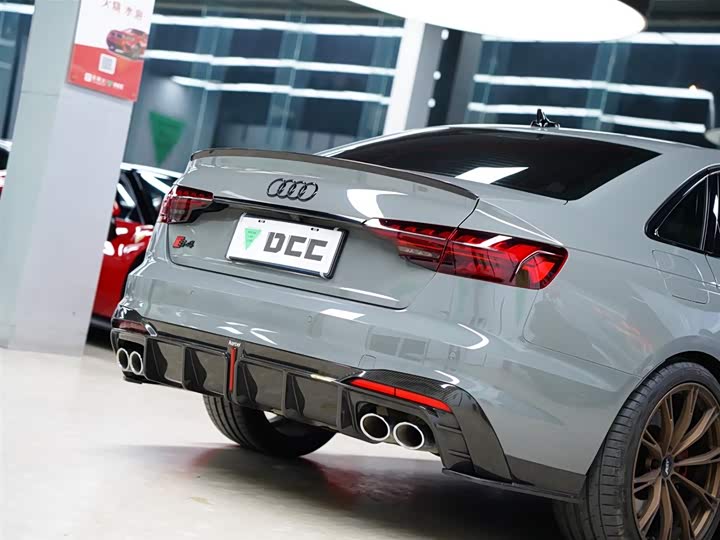 Фото 5 - Audi S4