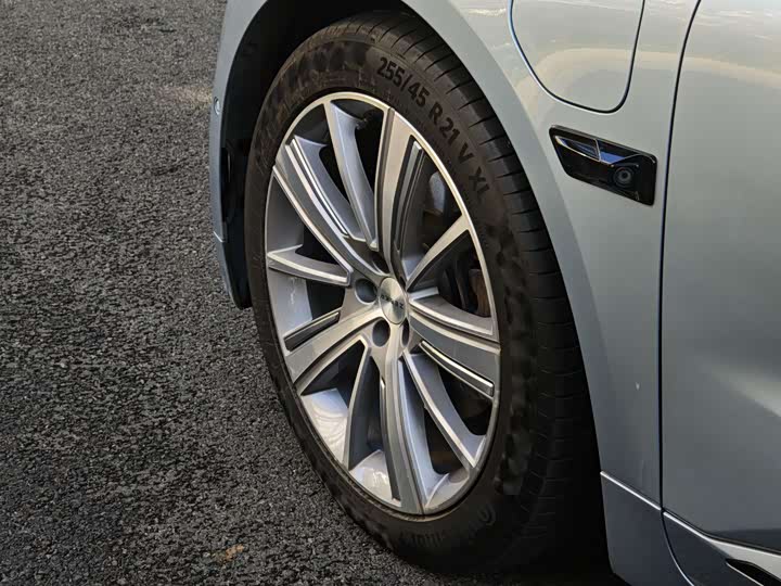 Фото 13 - Zeekr 001