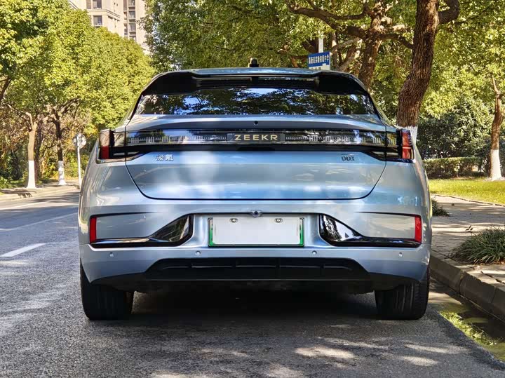 Фото 17 - Zeekr 001