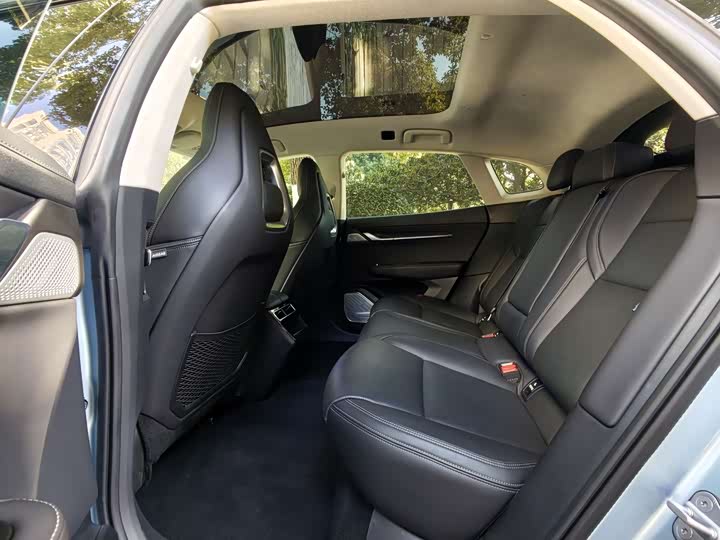 Фото 8 - Zeekr 001