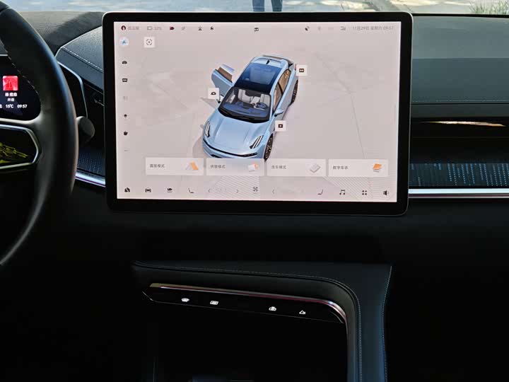 Фото 9 - Zeekr 001