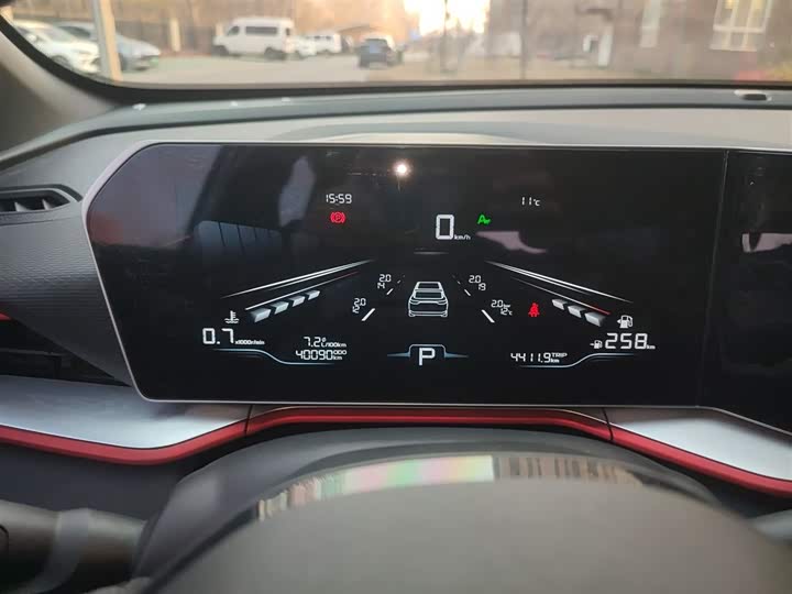 Фото 12 - Geely Coolray