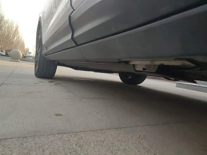 Фото 22 - Geely Coolray