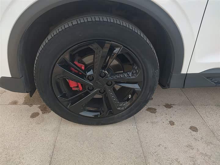 Фото 23 - Geely Coolray