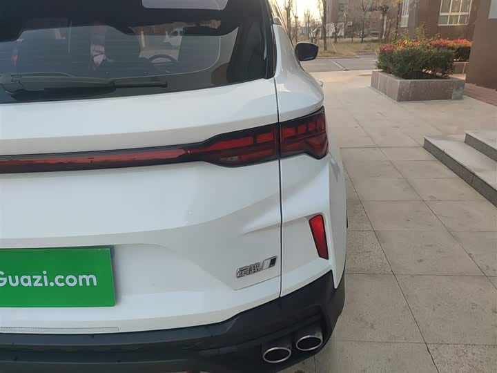 Фото 8 - Geely Coolray