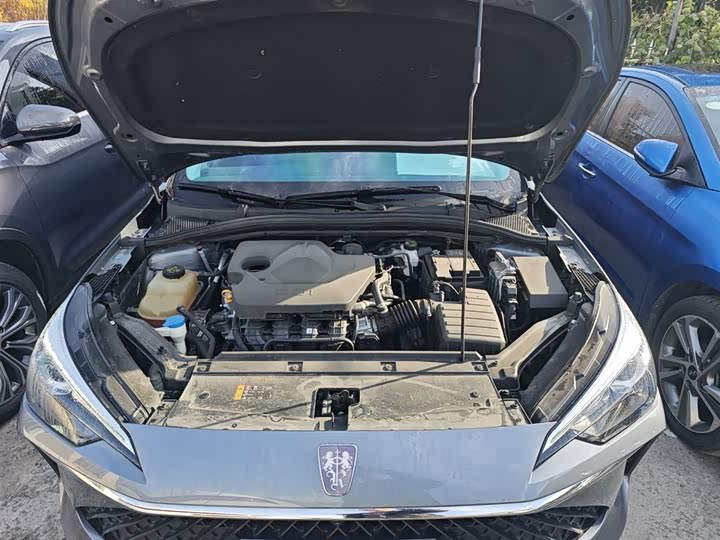 Фото 20 - Roewe i5