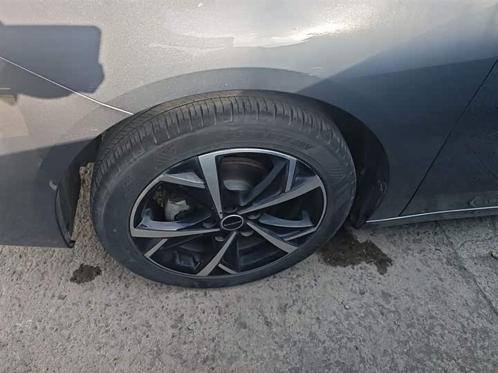 Фото 23 - Roewe i5