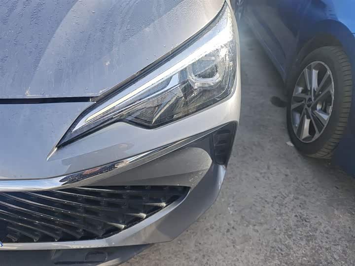 Фото 24 - Roewe i5