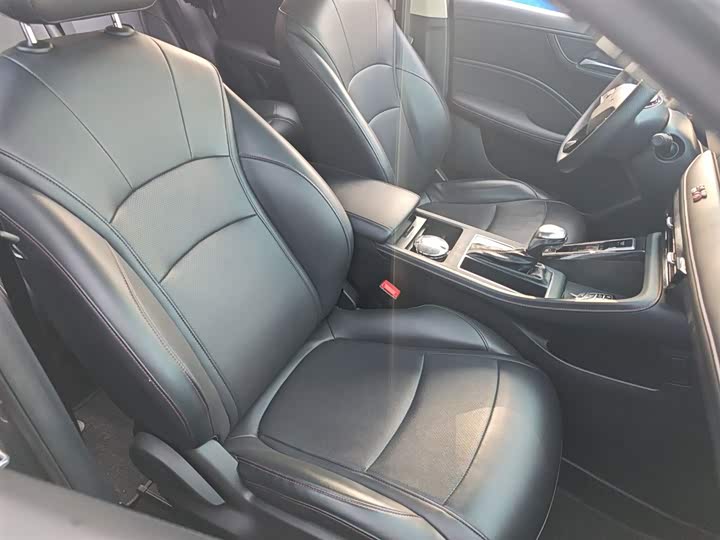 Фото 25 - Roewe i5