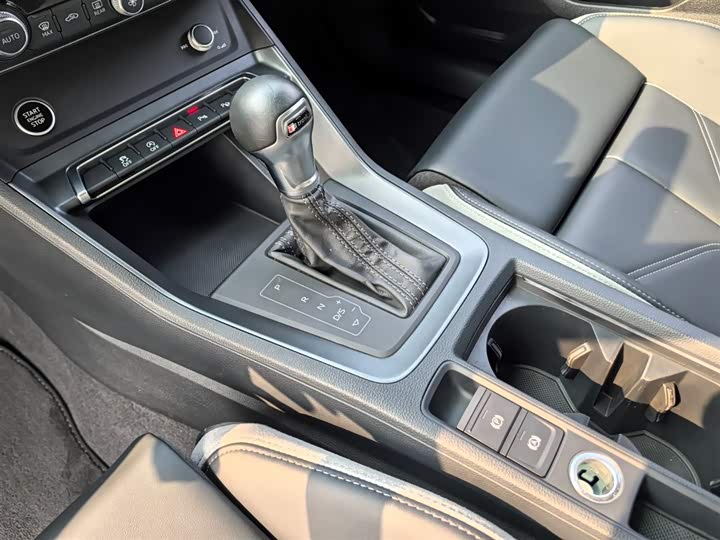 Фото 14 - Audi Q3