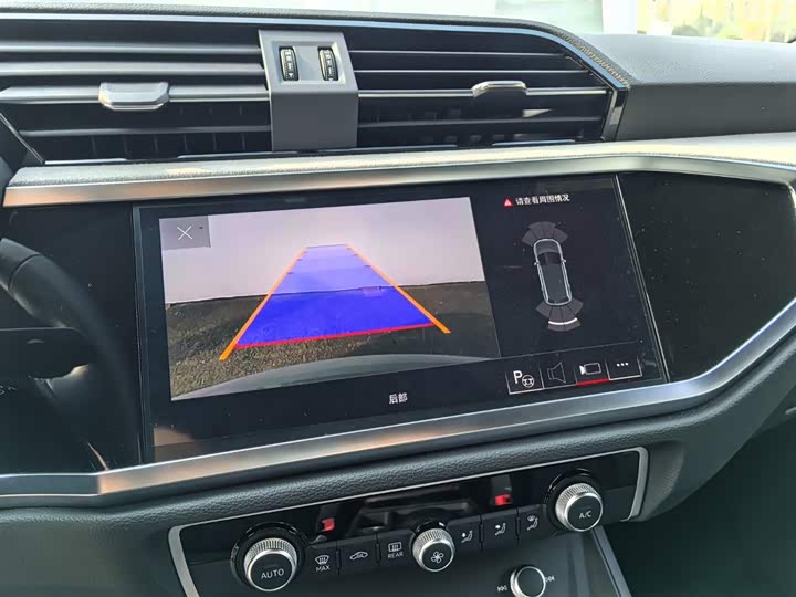 Фото 16 - Audi Q3