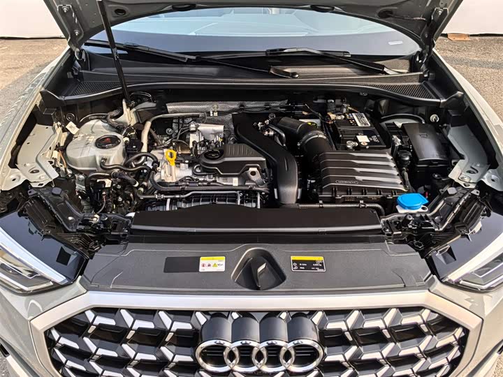 Фото 22 - Audi Q3