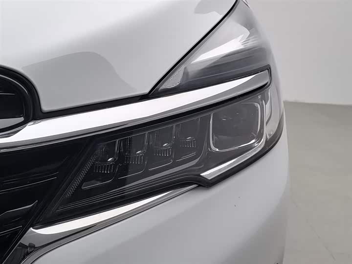 Фото 7 - Buick GL8 ES