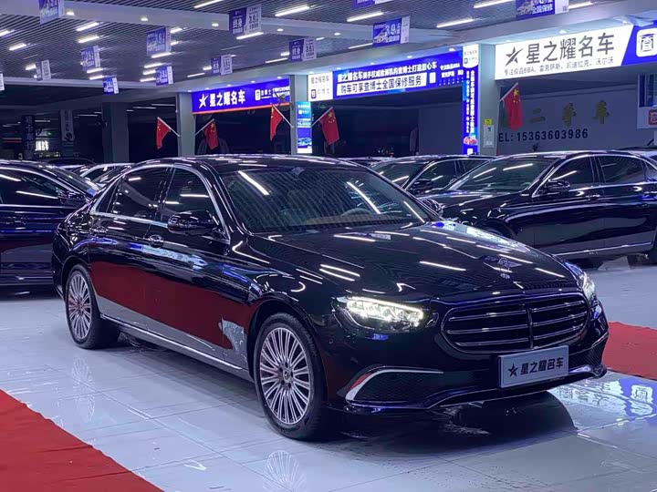 Фото 3 - Mercedes-Benz E-Class