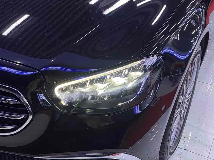 Фото 6 - Mercedes-Benz E-Class