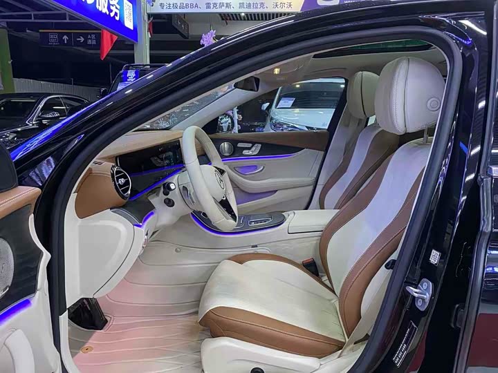 Фото 8 - Mercedes-Benz E-Class