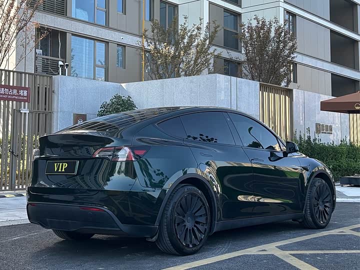 Фото 6 - Tesla Model Y