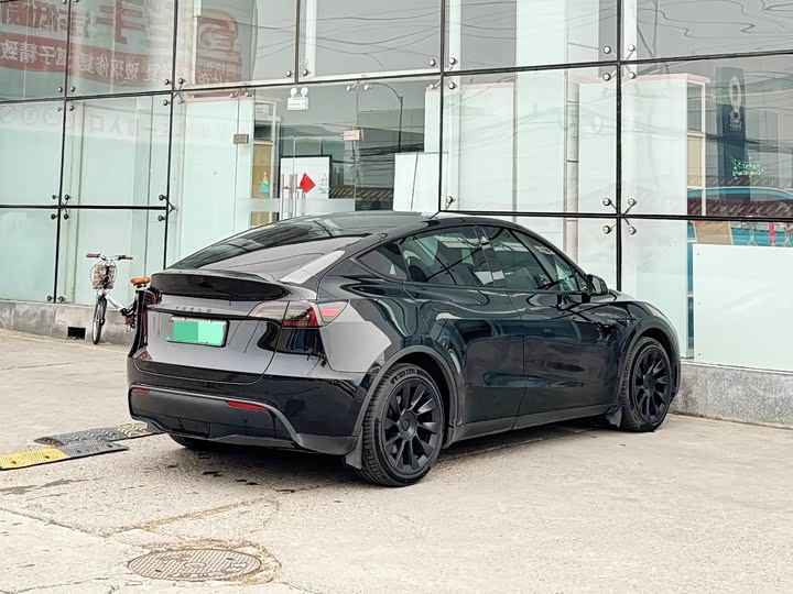 Фото 4 - Tesla Model Y