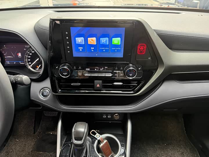 Фото 11 - Toyota Highlander