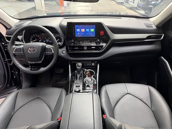 Фото 12 - Toyota Highlander